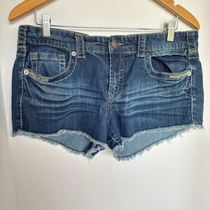 Women’s Size 15 Mudd Shorts extra short